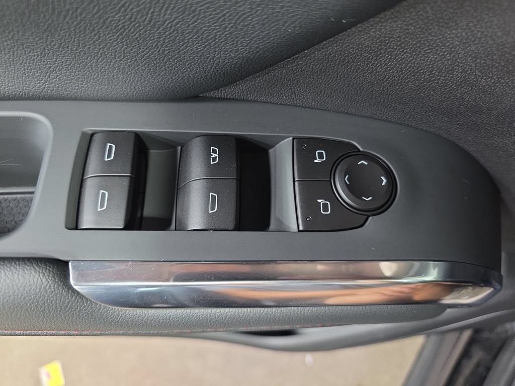 Used 2025 Chevrolet Traverse Z71 w/ Driver Confidence Package AWD/4WD image 32