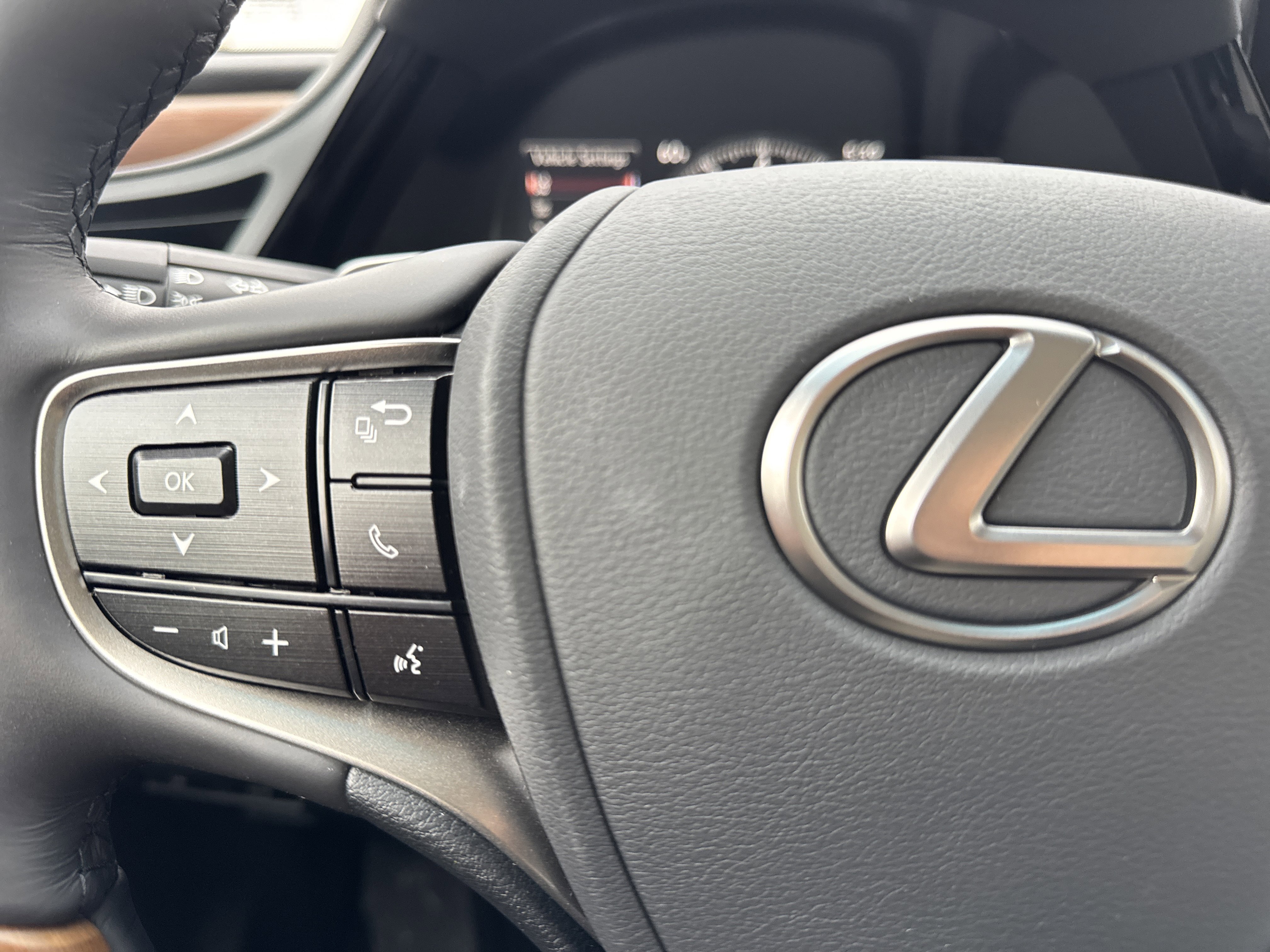 New 2025 Lexus ES 350 Ultra Luxury image 20