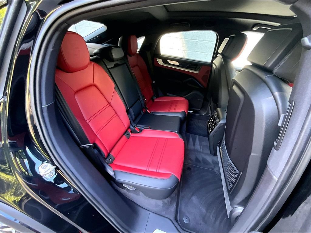 Certified 2026 Porsche Cayenne E-Hybrid Coupe AWD/4WD image 21