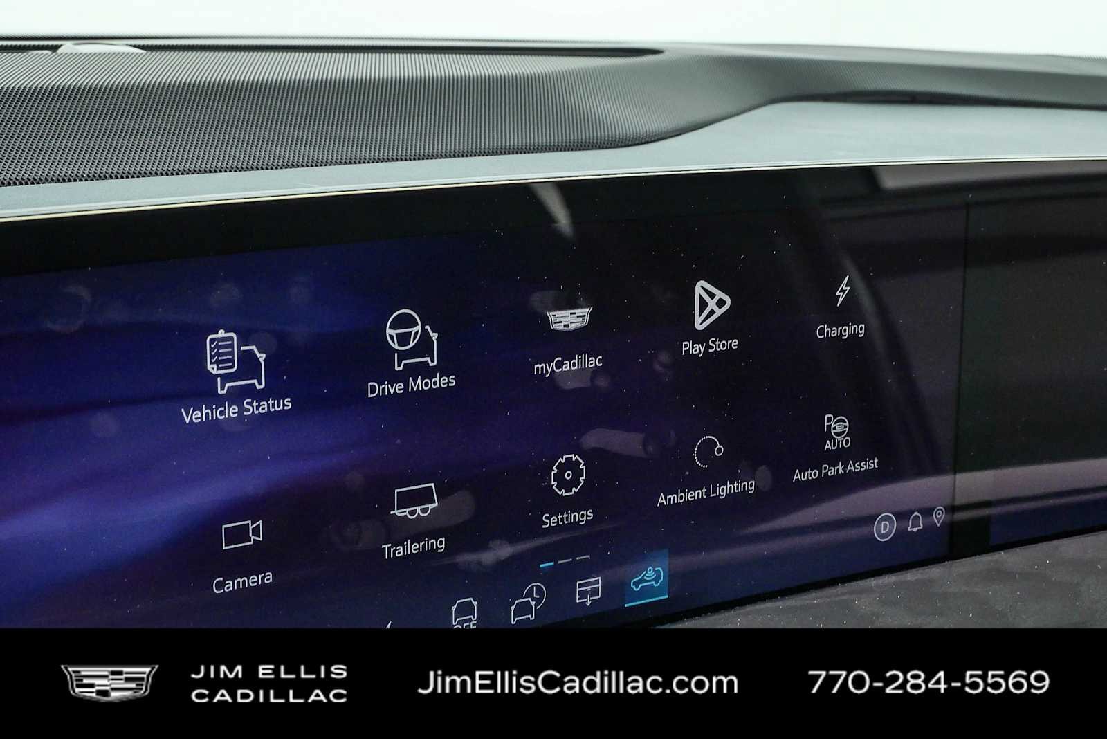 Used 2025 Cadillac Escalade IQ Luxury 2 w/ LPO, Premium Carpet Package AWD/4WD image 14