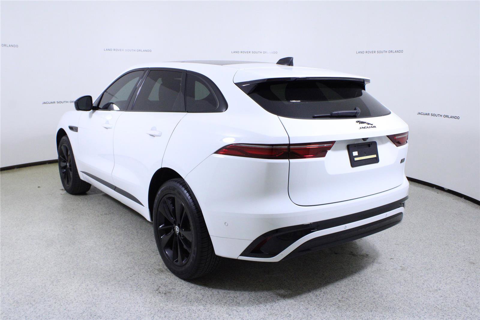 Used 2026 Jaguar F-PACE R-Dynamic S AWD/4WD image 5