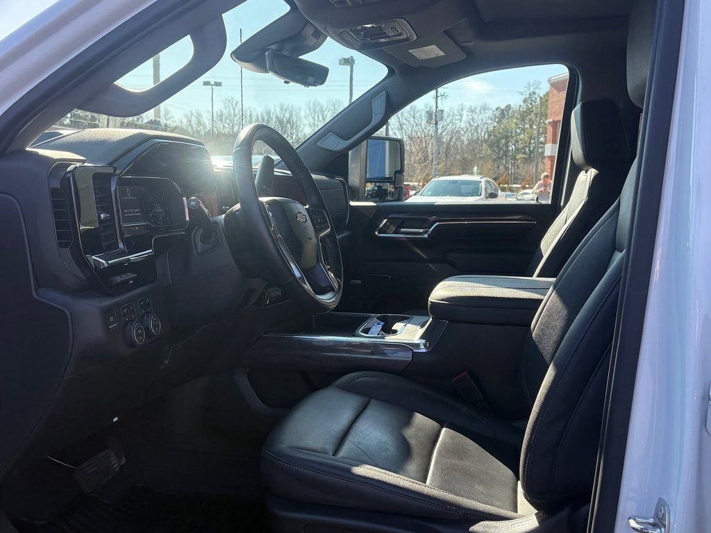 Used 2024 Chevrolet Silverado 2500 LTZ w/ LTZ Plus Package image 10