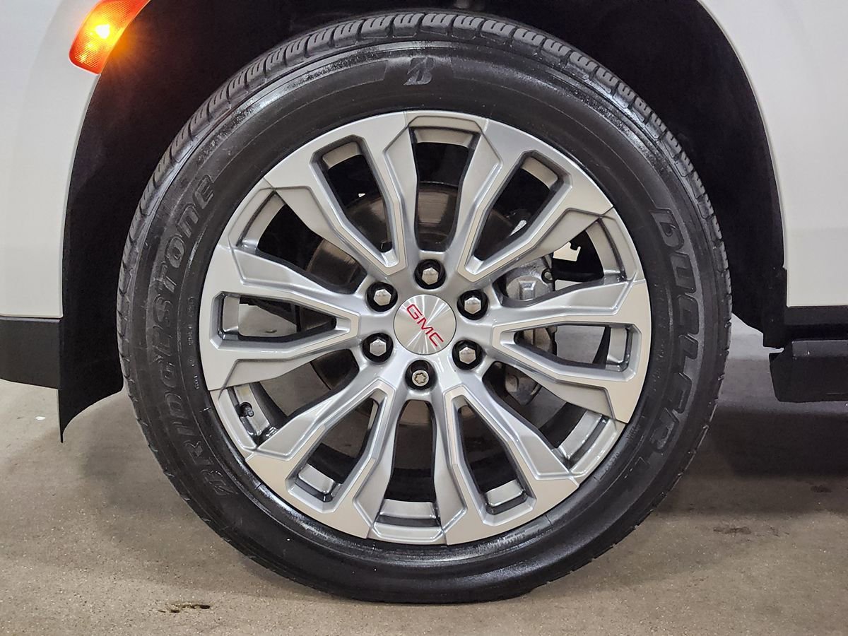 Used 2021 GMC Yukon XL Denali w/ Denali Premium Package RWD image 28