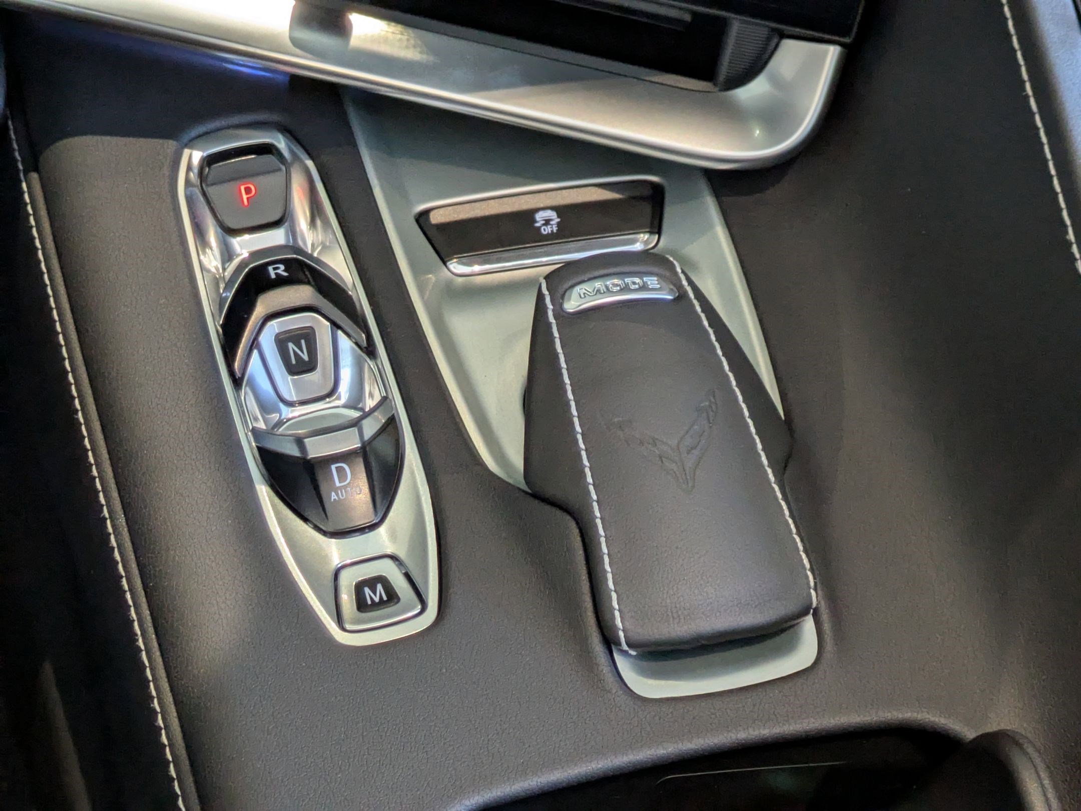 New 2025 Chevrolet Corvette E-Ray image 13