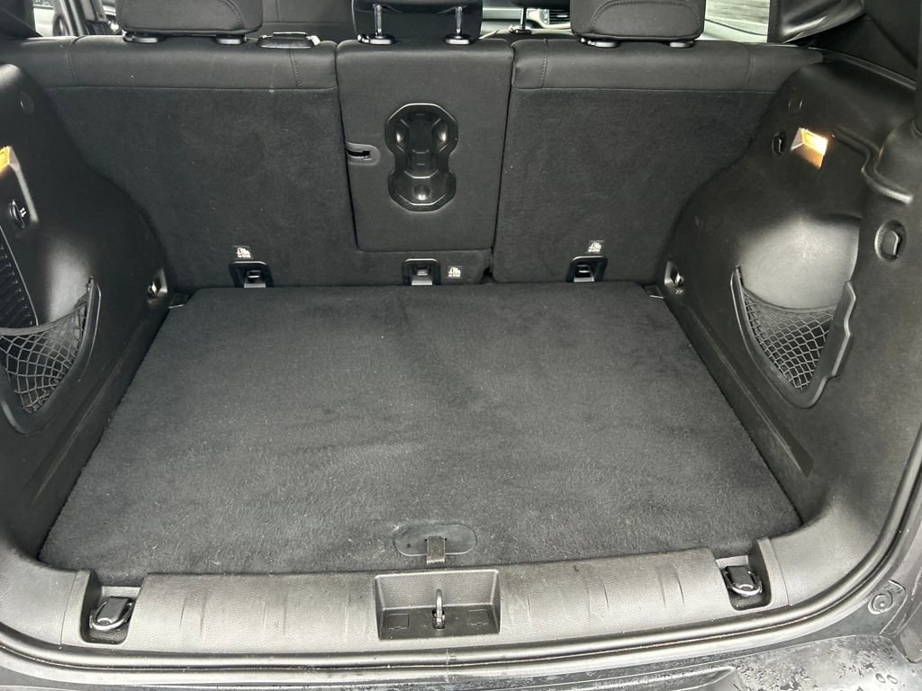 Used 2016 Jeep Renegade Latitude w/ Popular Equipment Group image 23