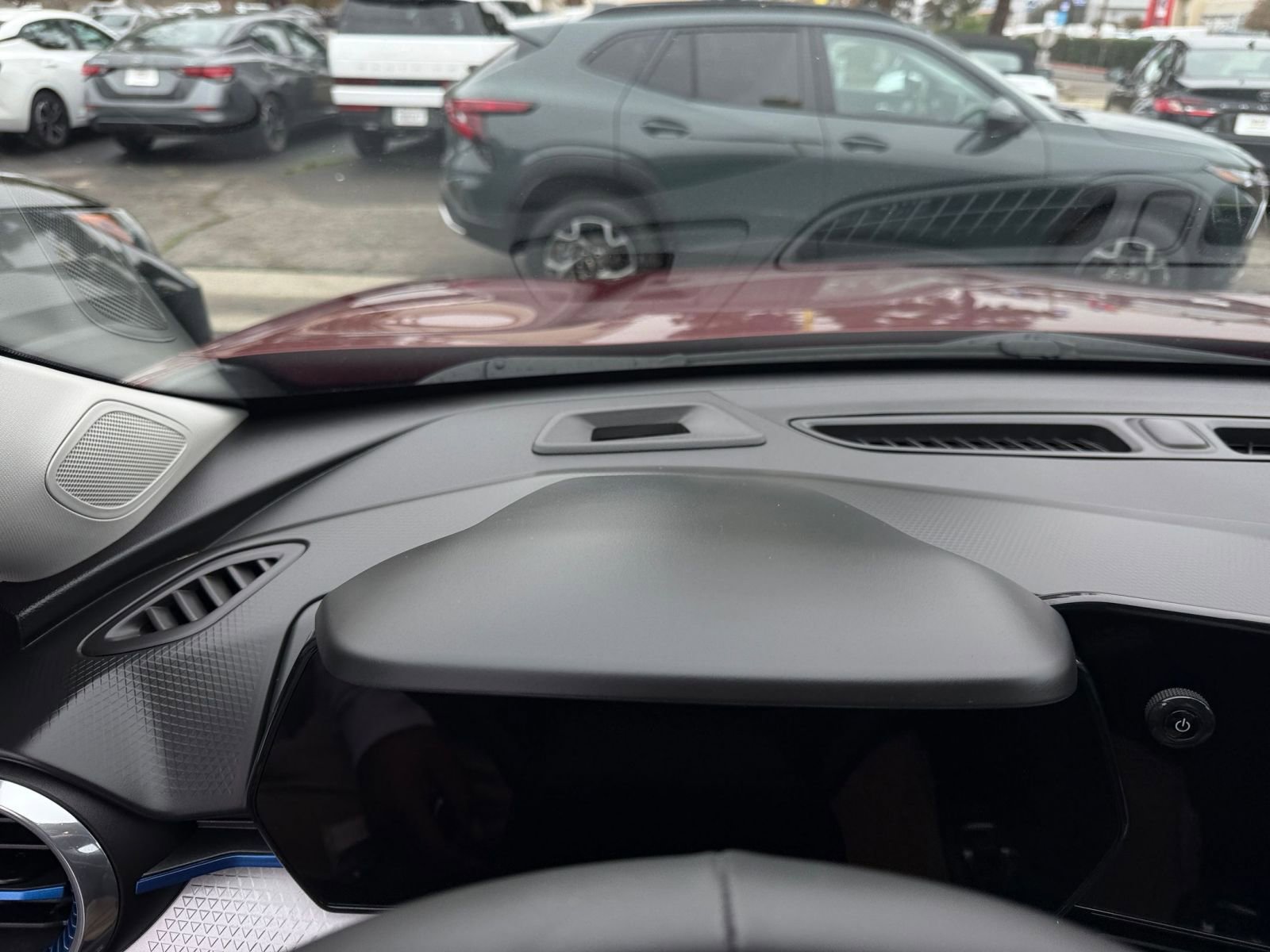 Used 2025 Chevrolet Trax LT w/ LT Convenience Package image 34