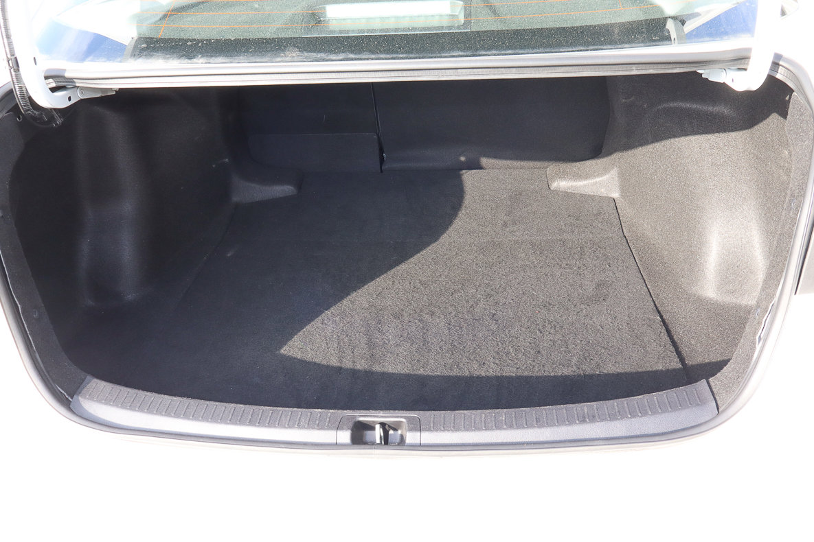 Used 2025 Toyota Corolla LE FWD image 9