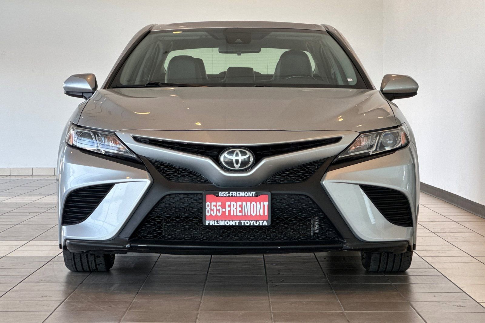 Certified 2018 Toyota Camry SE FWD image 9