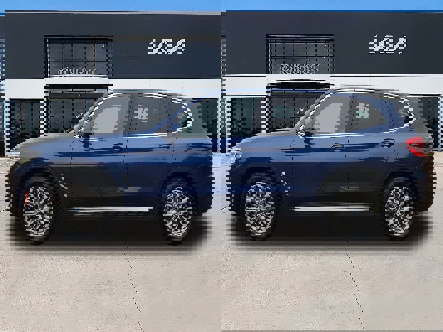 Used 2019 BMW X3 xDrive30i w/ Executive Package image 3