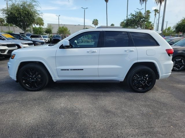 Used 2021 Jeep Grand Cherokee Laredo X RWD image 4