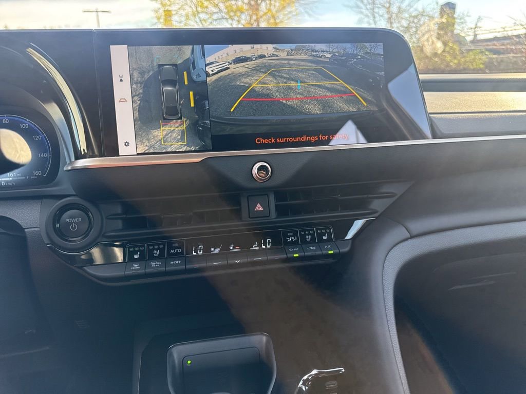 Used 2024 Toyota Crown Platinum AWD/4WD image 25