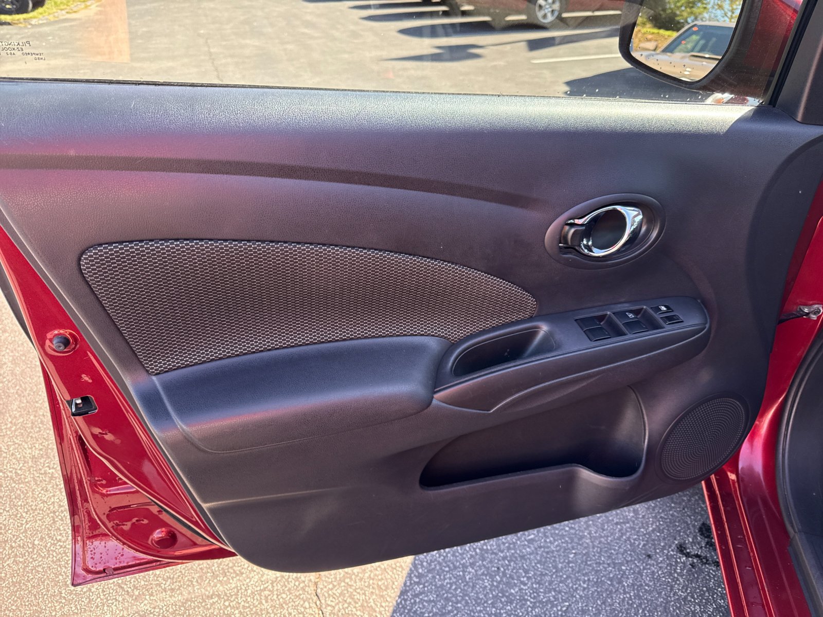 Used 2019 Nissan Versa SV FWD image 11