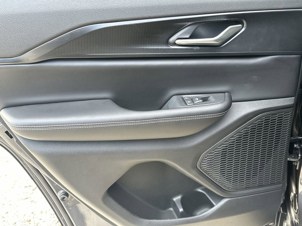 New 2025 Jeep Grand Cherokee Altitude image 22