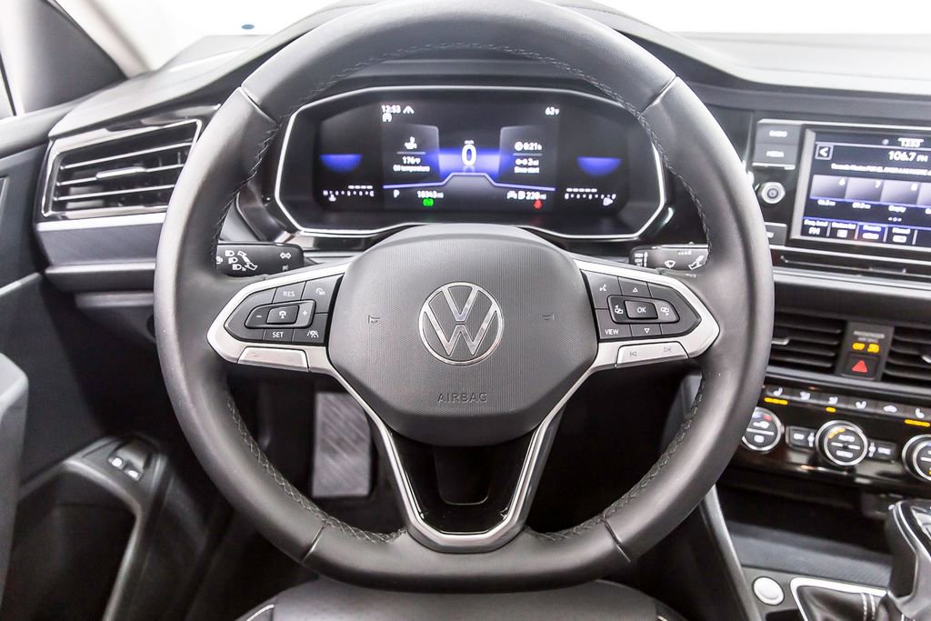 Used 2024 Volkswagen Jetta SE FWD image 20