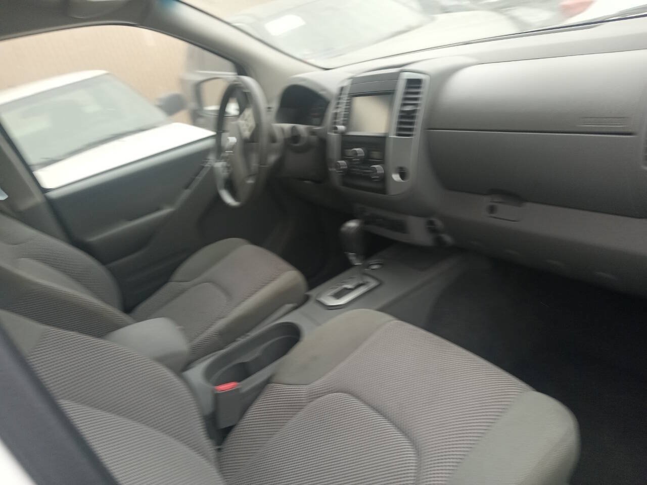 Used 2020 Nissan Frontier SV AWD/4WD image 6