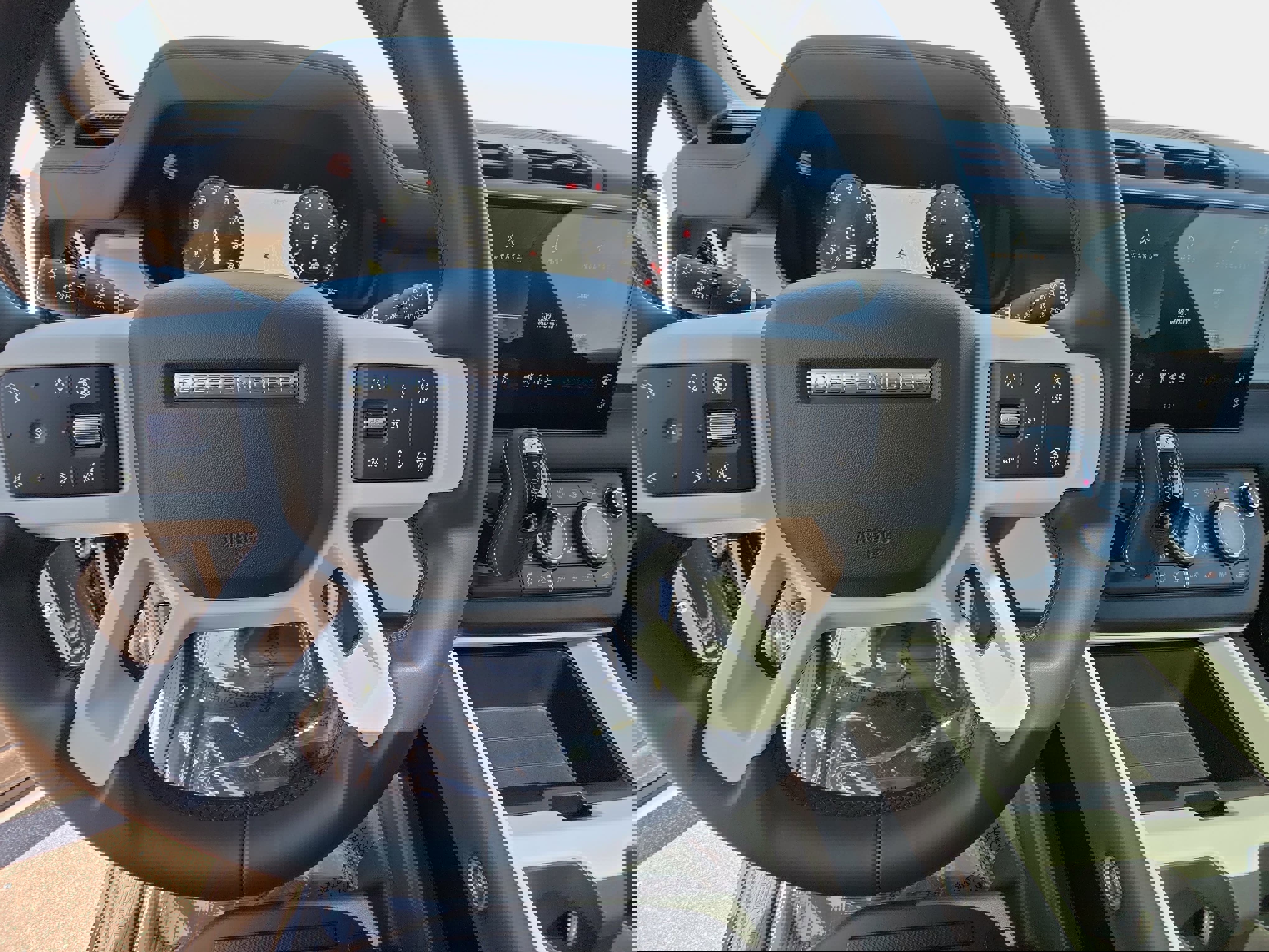 Used 2025 Land Rover Defender 110 S image 15