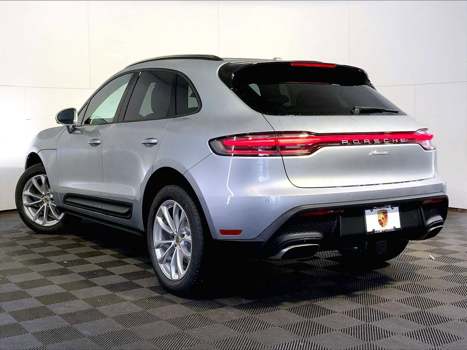 New 2026 Porsche Macan AWD/4WD image 3