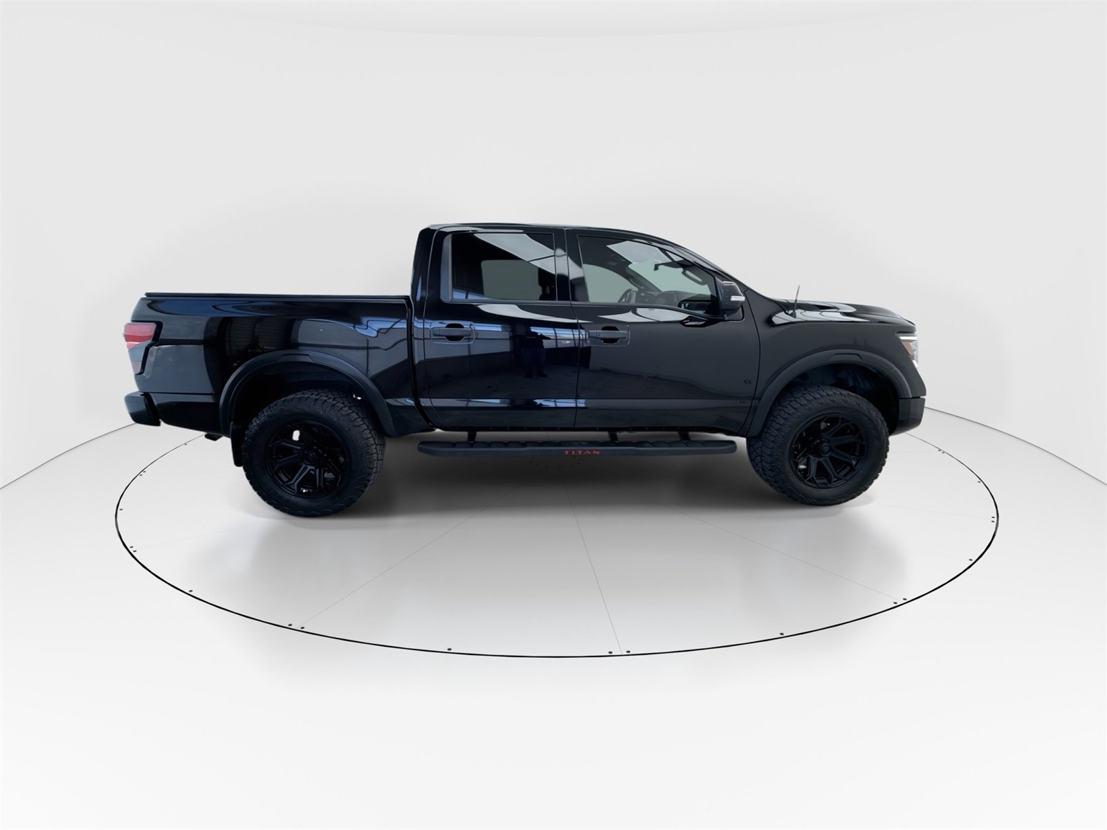 Used 2020 Nissan Titan PRO-4X w/ Pro-4x Convenience Package image 9