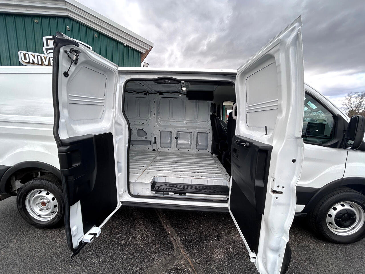 Used 2020 Ford Transit 250 Low Roof image 11