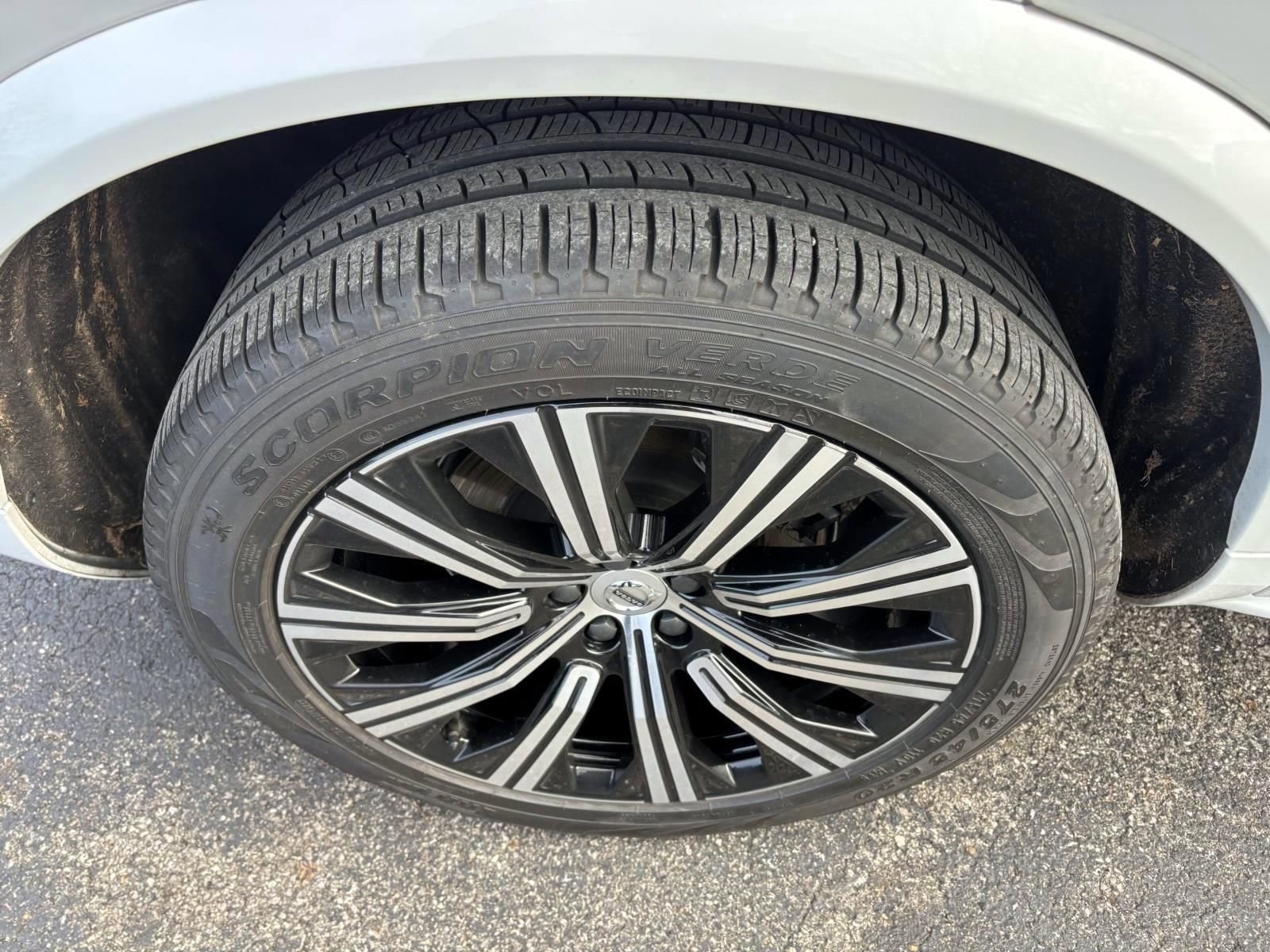 Used 2023 Volvo XC90 B5 Core w/ Protection Package Premier image 10