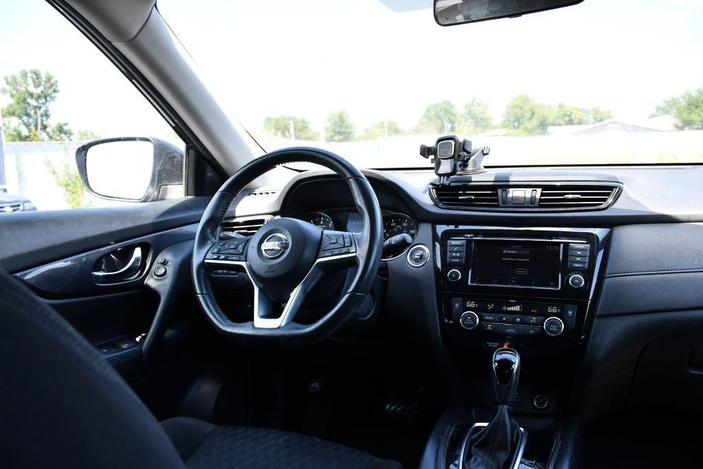 Used 2018 Nissan Rogue SV FWD image 20