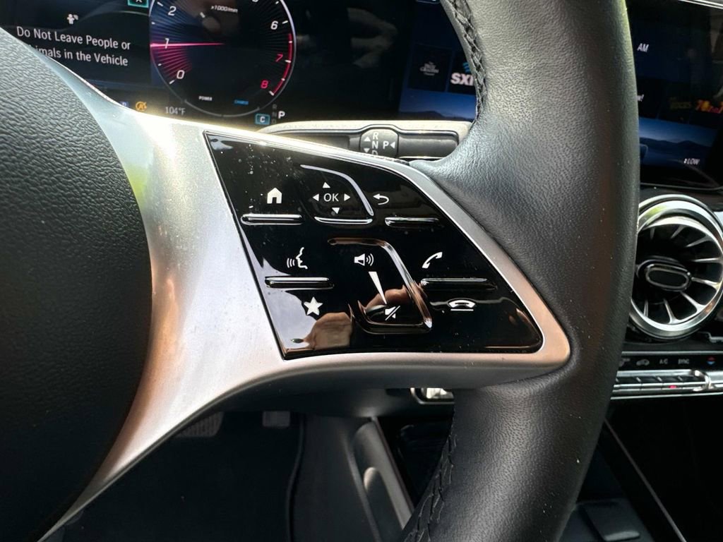 Used 2024 Mercedes-Benz GLB 250 GLB 250 image 24