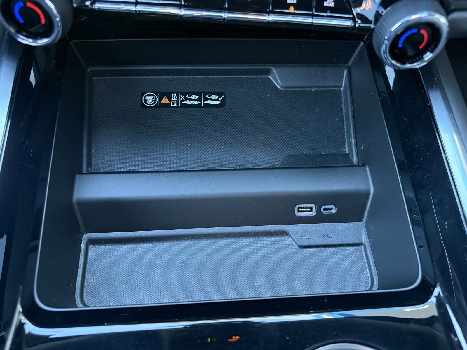 Used 2025 Chevrolet Suburban Z71 w/ Z71 Off-Road Package image 29