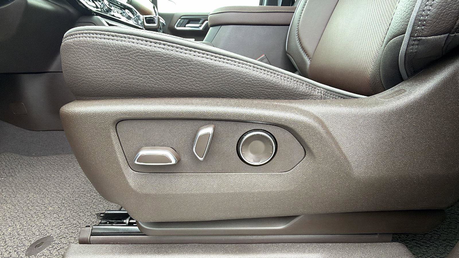 New 2025 GMC Sierra 1500 Denali w/ Denali Reserve Package image 16