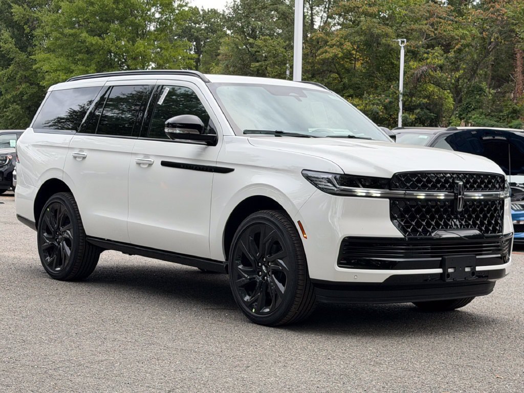 New 2027 Lincoln Navigator Reserve w/ Jet Appearance Package
