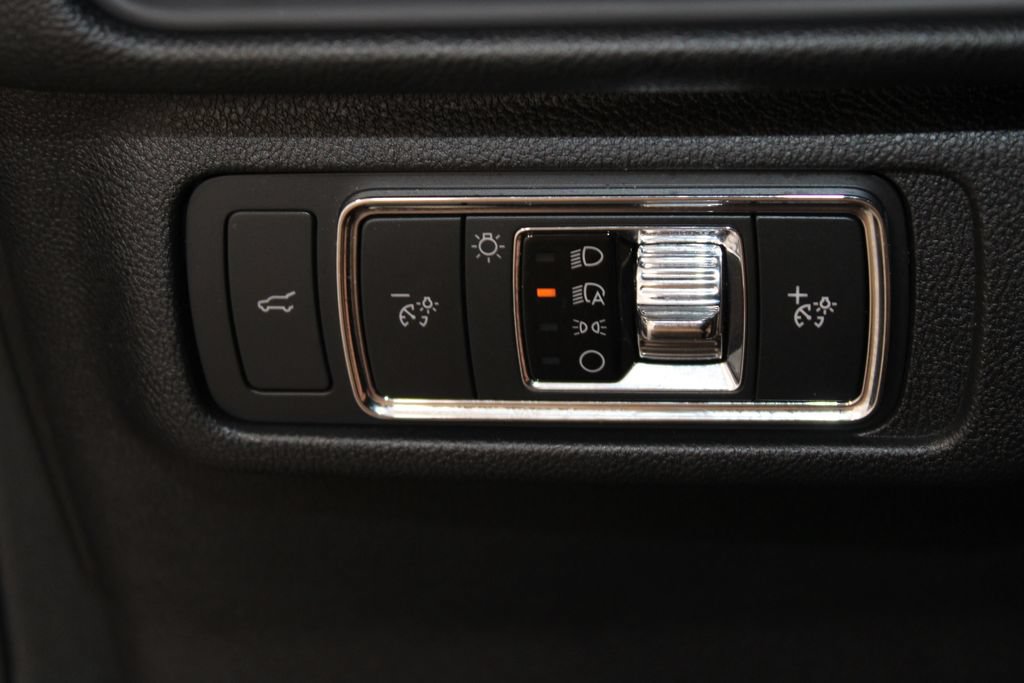 Used 2022 Lincoln Corsair AWD w/ Equipment Group 101A image 43