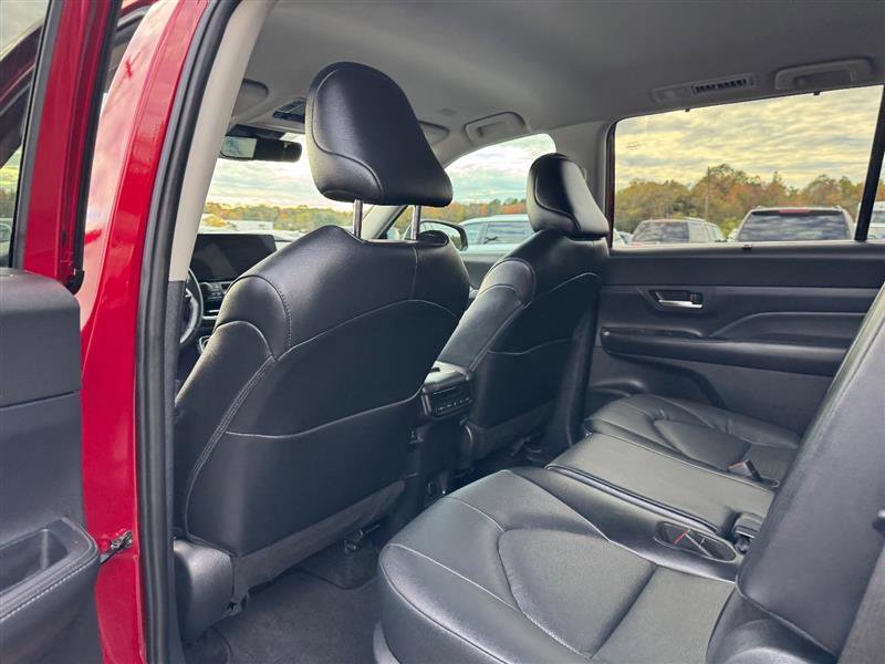 Used 2024 Toyota Grand Highlander XLE image 39