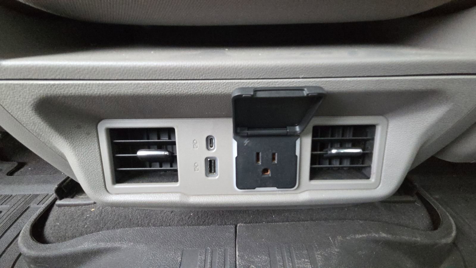 Used 2023 GMC Sierra 1500 SLE image 35