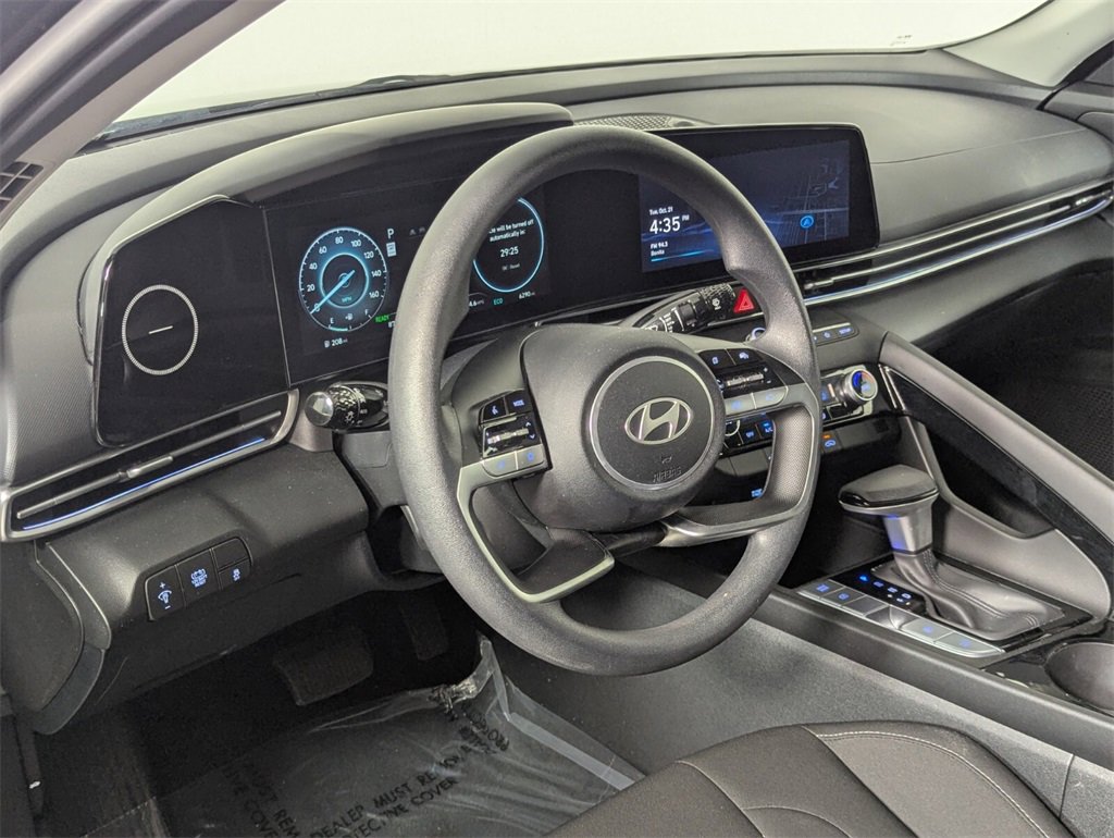 Certified 2024 Hyundai Elantra Blue image 11