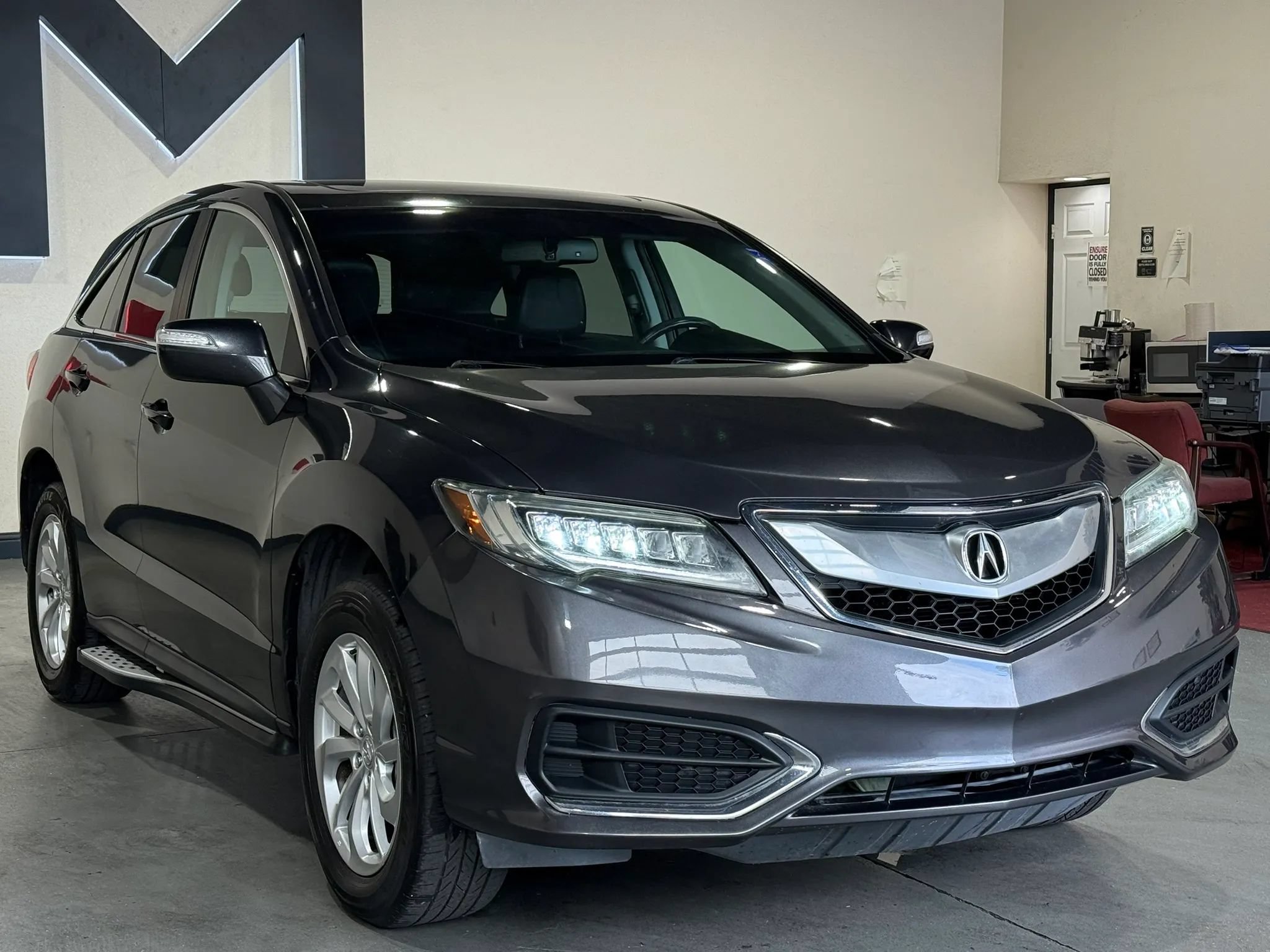 Used 2016 Acura RDX AWD image 3