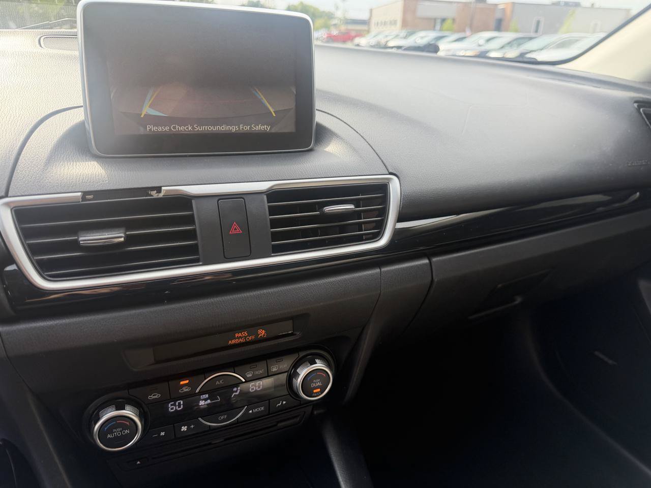 Used 2014 MAZDA MAZDA3 i Touring w/ Technology Package FWD image 12