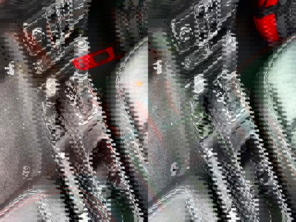 Used 2019 Jeep Wrangler Unlimited Rubicon w/ Dual Top Group image 11