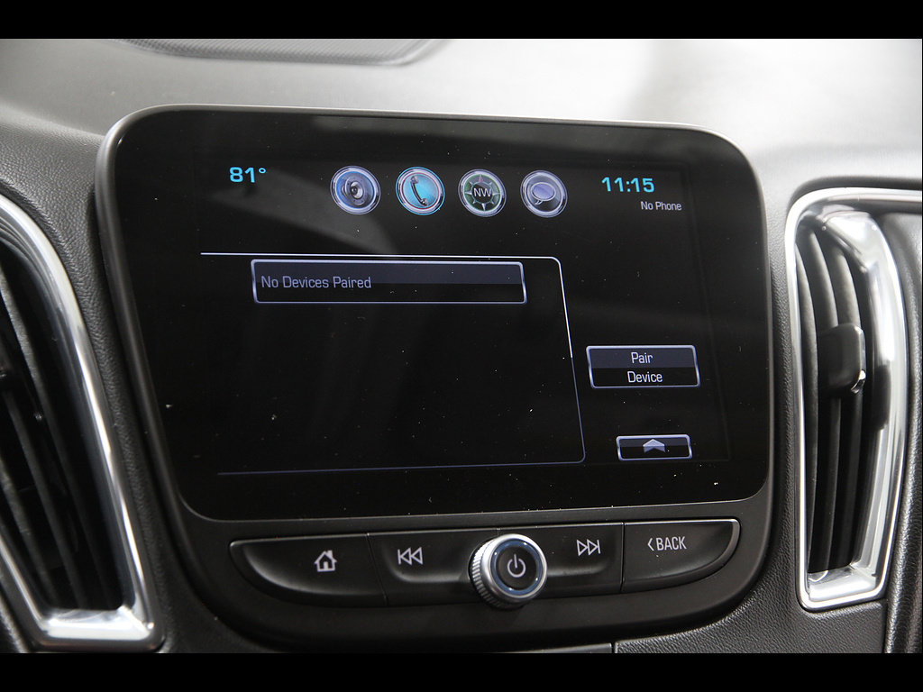Used 2018 Chevrolet Malibu LT w/ Leather Package FWD image 11