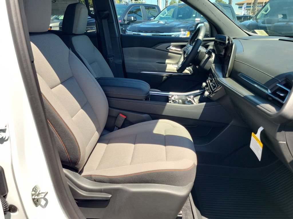 New 2026 Chevrolet Traverse LT w/ Midnight/Sport Edition FWD image 17