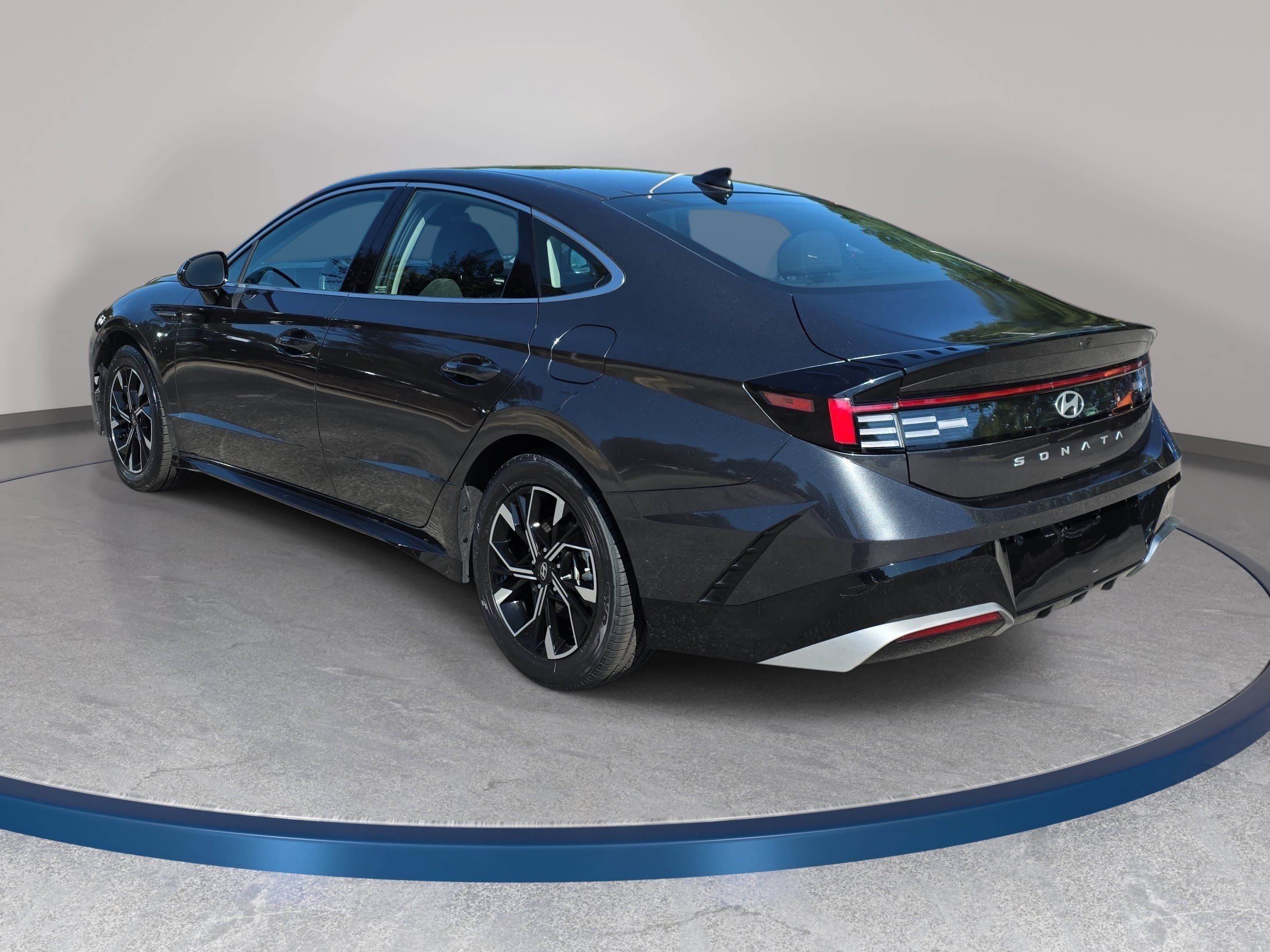 Used 2025 Hyundai Sonata SEL FWD image 7