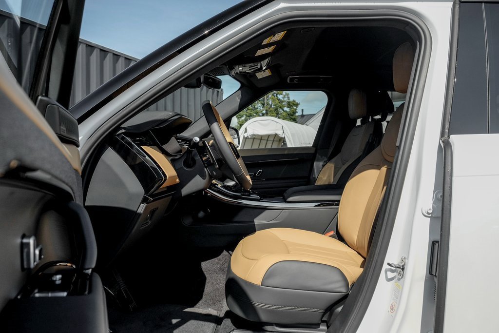 New 2025 Land Rover Range Rover Sport Dynamic SE image 10