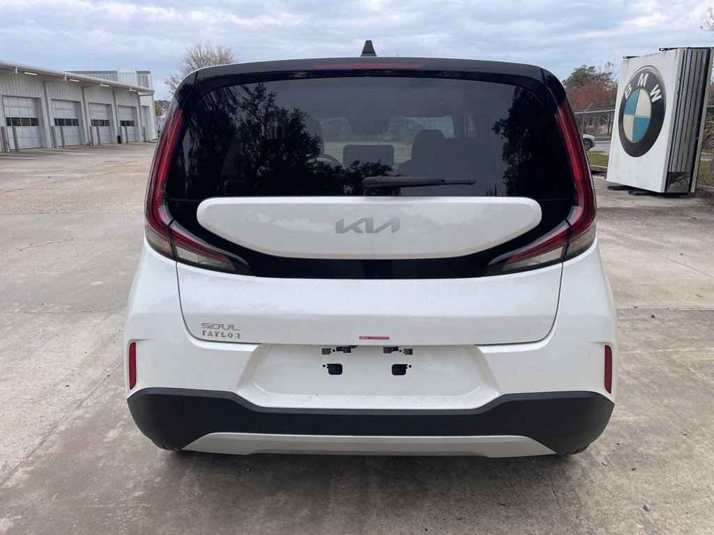 Used 2025 Kia Soul LX w/ LX Technology Package image 5