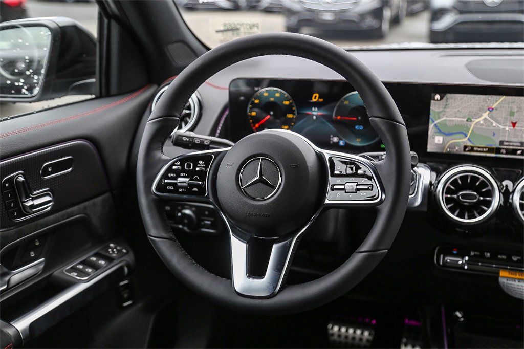 Used 2023 Mercedes-Benz EQB 350 4MATIC SUV image 17