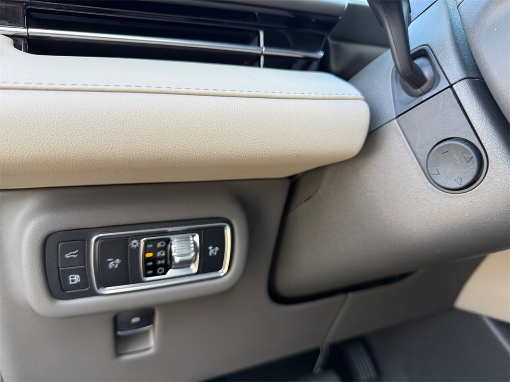 Used 2024 Lincoln Nautilus Reserve w/ Equipment Group 203A image 19