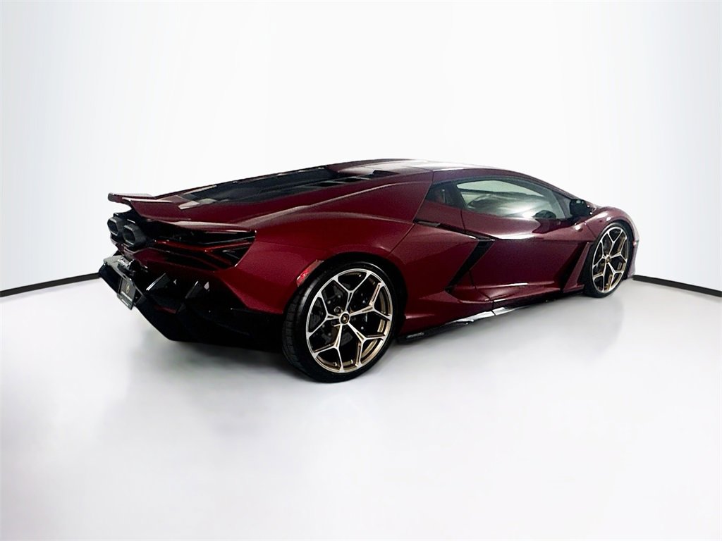 Used 2024 Lamborghini Revuelto image 5
