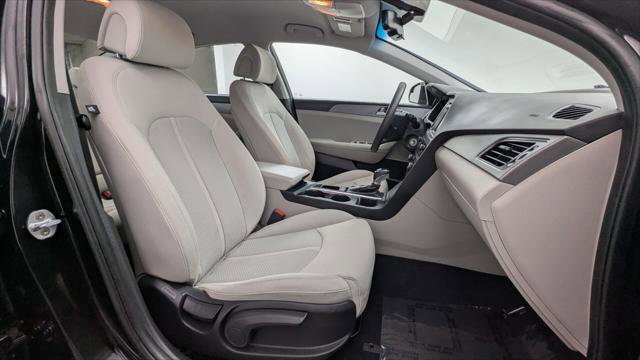 Used 2017 Hyundai Sonata SE image 19
