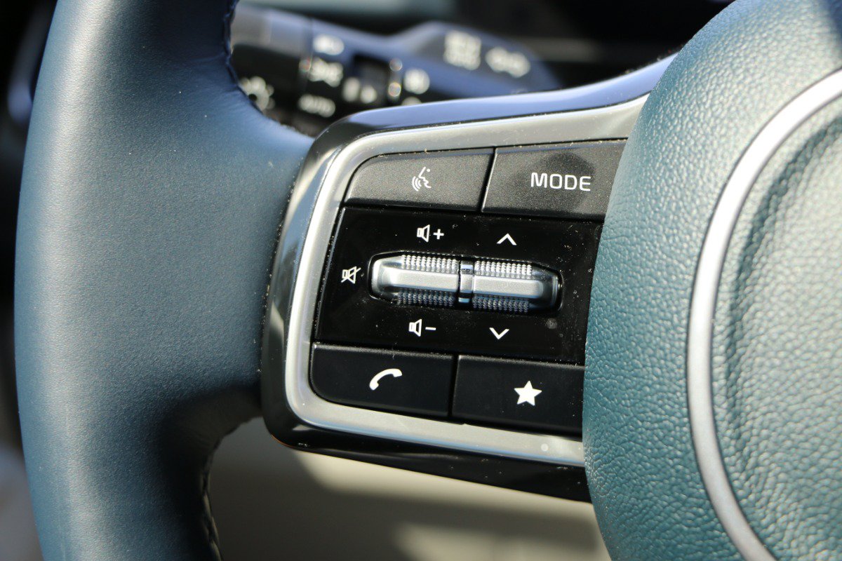 Used 2025 Kia Carnival SX Prestige FWD image 21