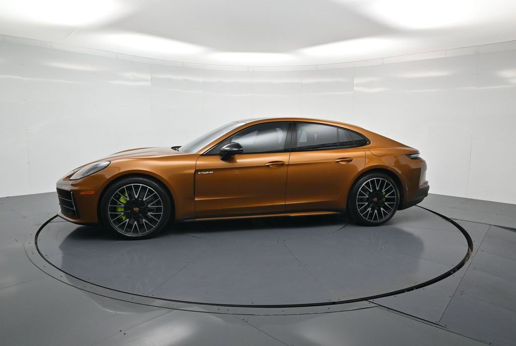 Used 2025 Porsche Panamera 4 image 2