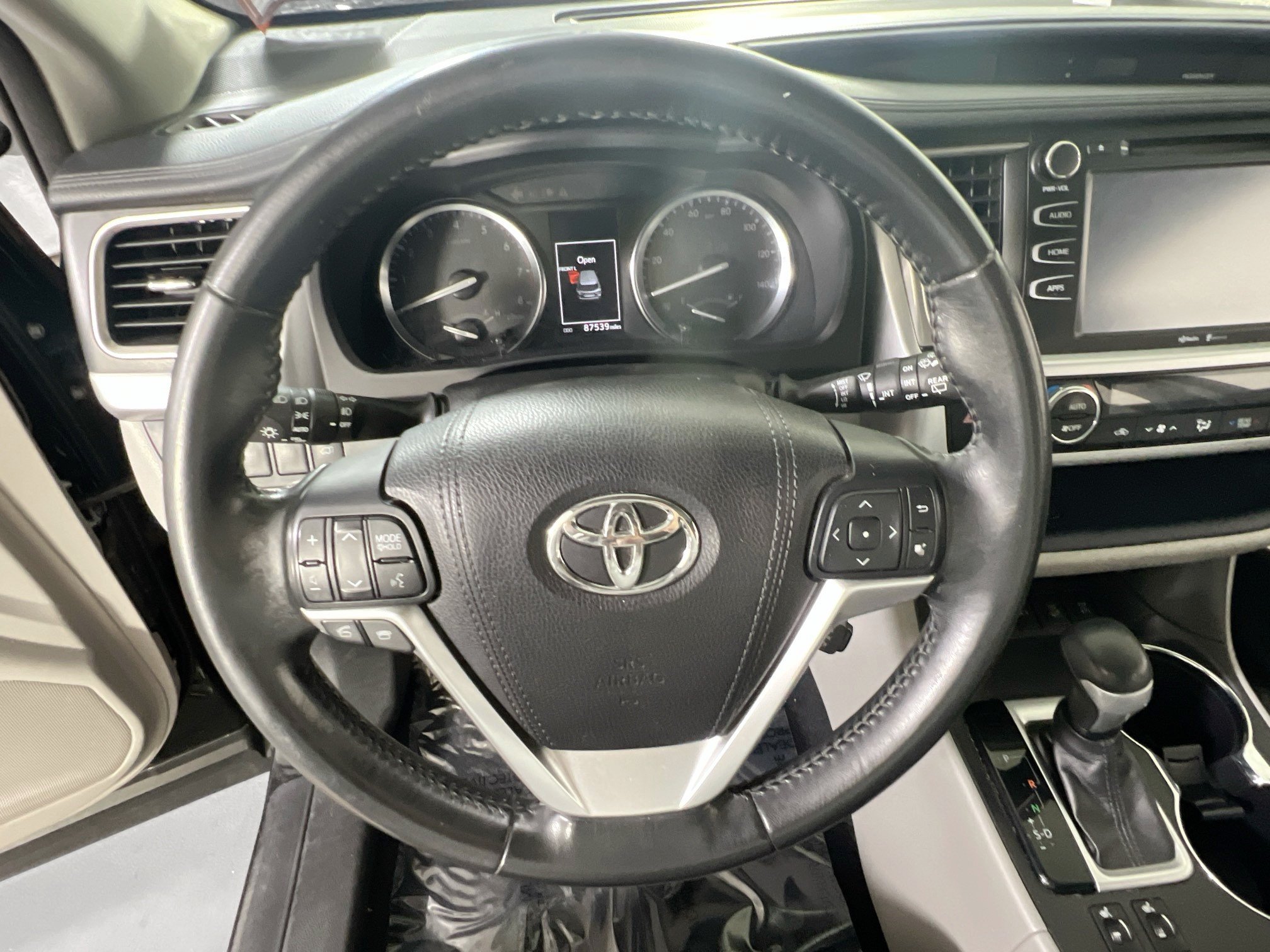 Used 2015 Toyota Highlander XLE AWD/4WD image 11