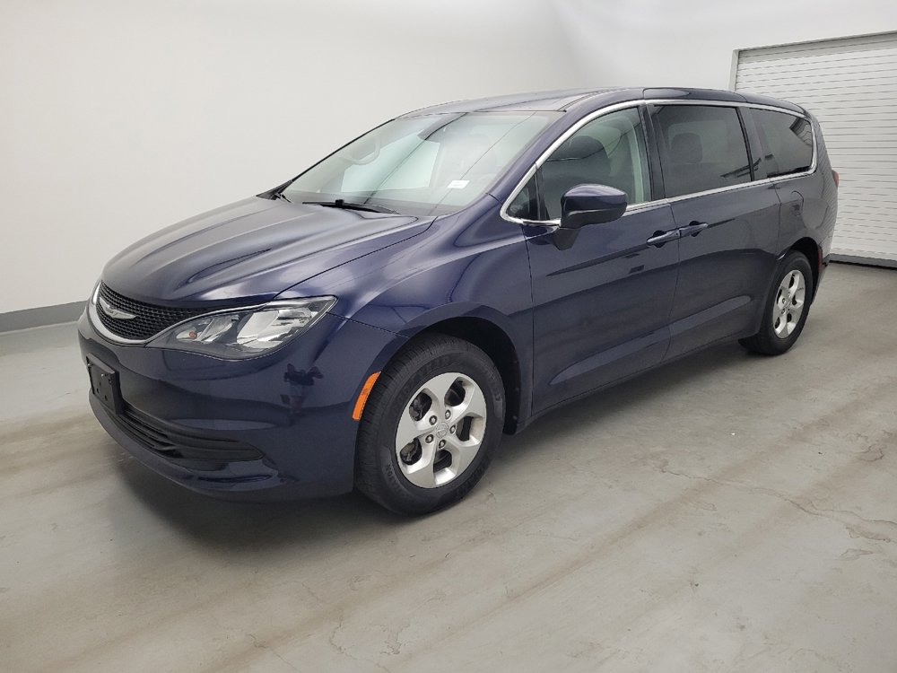 Used 2017 Chrysler Pacifica LX w/ Tire & Wheel Group FWD image 2
