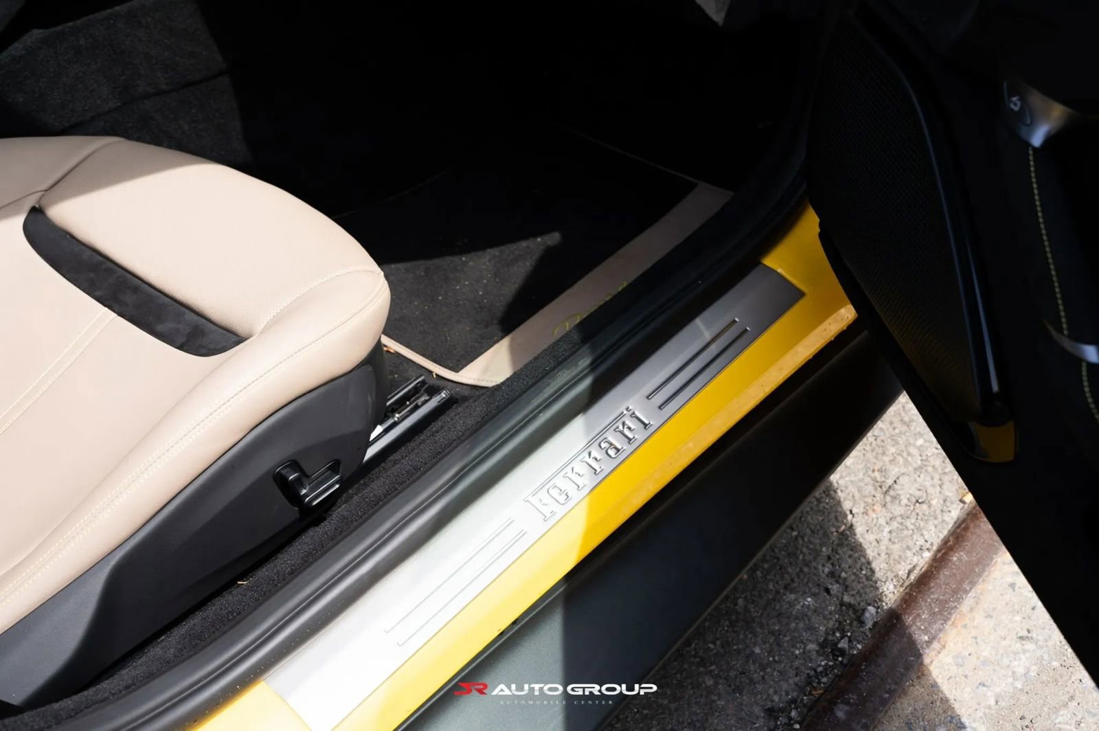 Used 2022 Ferrari Roma image 25